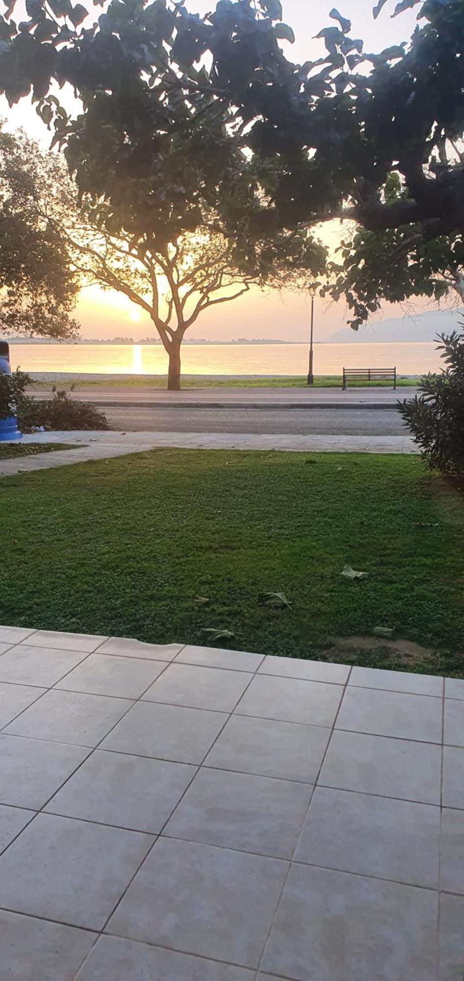 Nafpaktos Seaside Apartment Exteriér fotografie